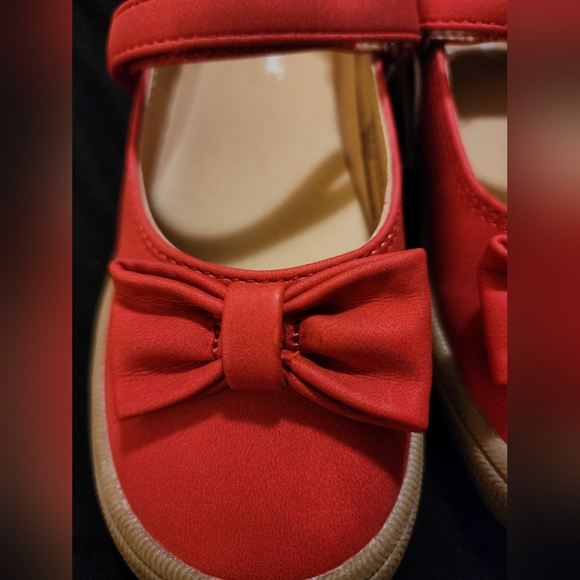 Cat & Jack Pewter Ethel Style Red Cut Outs Girls Toddler size 11 - Picture 2 of 5